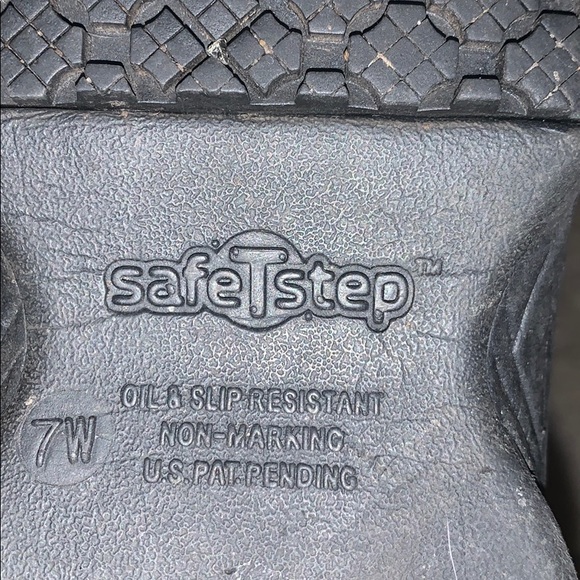 SafetStep Nonslip Shoes - Picture 3 of 3